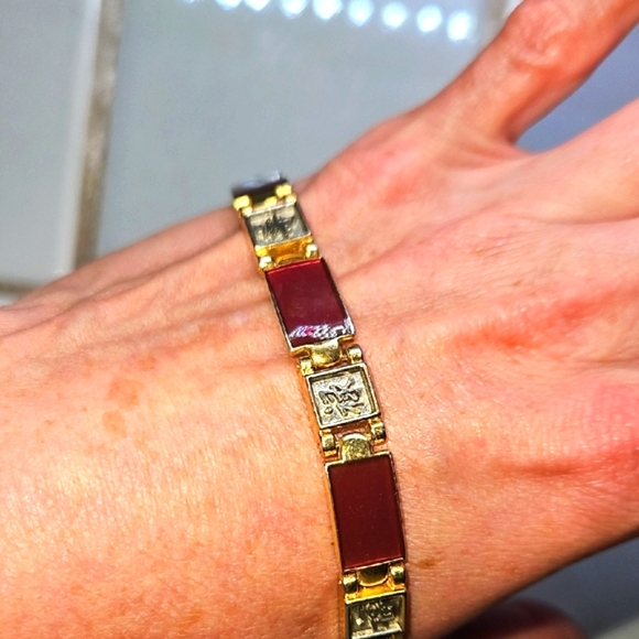 Red Stone and Gold Link Bracelet - Picture 6 of 6